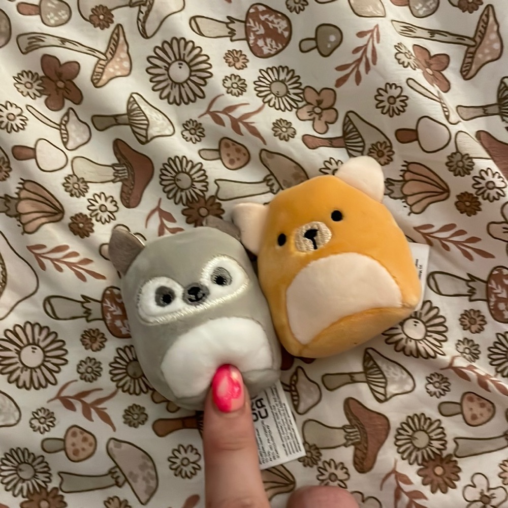 2 squishville squishes